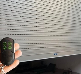 Pin Điều Khiển Cửa Cuốn: Nên Dùng Loại Nào, Bao Lâu Thì Thay?